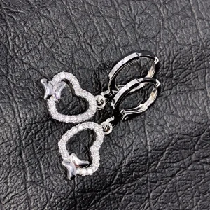 گوشواره طرح قلب و پروانه