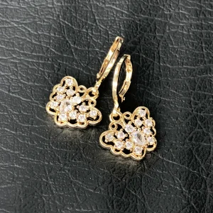 گوشواره طرح پروانه نگین دار