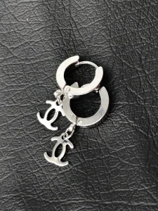 گوشواره طرح چنل نقره ای
