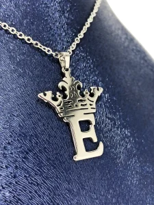 گردنبند طرح حرف E
