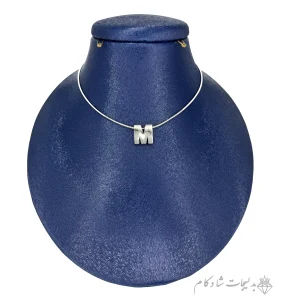 گردنبند مینیمال طرح حرف M