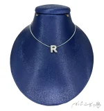 گردنبند مینیمال طرح حرف R