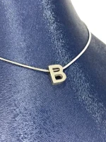گردنبند مینیمال طرح حرف B