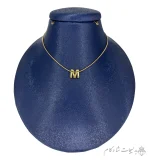 گردنبند مینیمال طرح حرف M